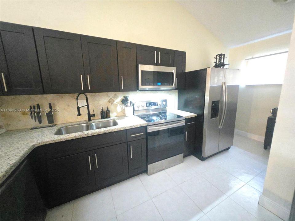 1757 NW 74th Ave 15, Plantation, Florida 33313