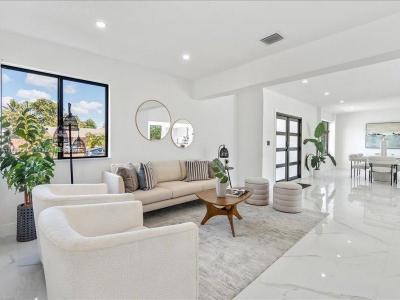 230 NE 175th Ter, North Miami Beach, Florida 33162, USA