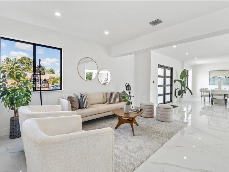 230 NE 175th Ter, North Miami Beach, Floride 33162, États-Unis