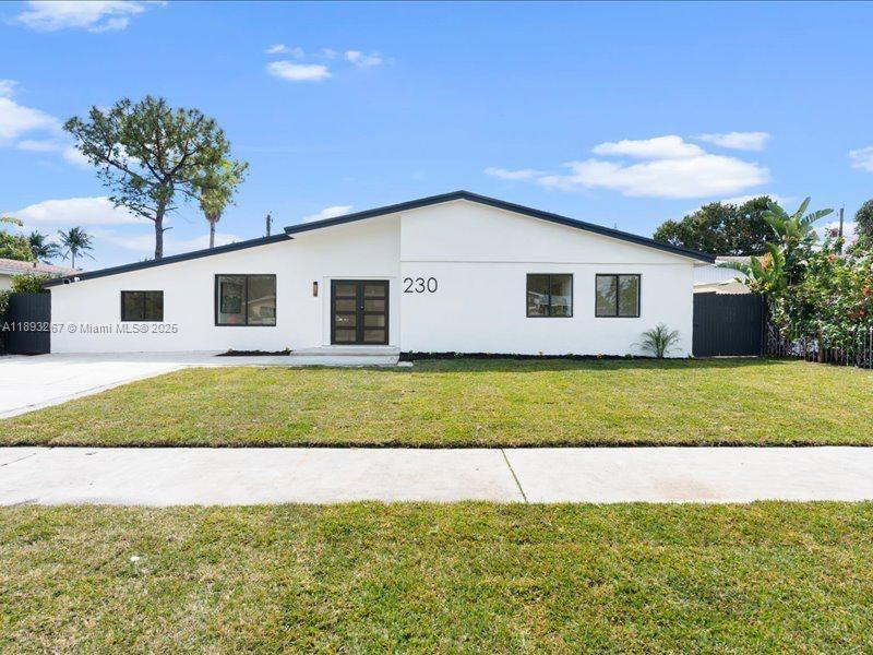 230 NE 175th Ter, North Miami Beach, Floride 33162, États-Unis