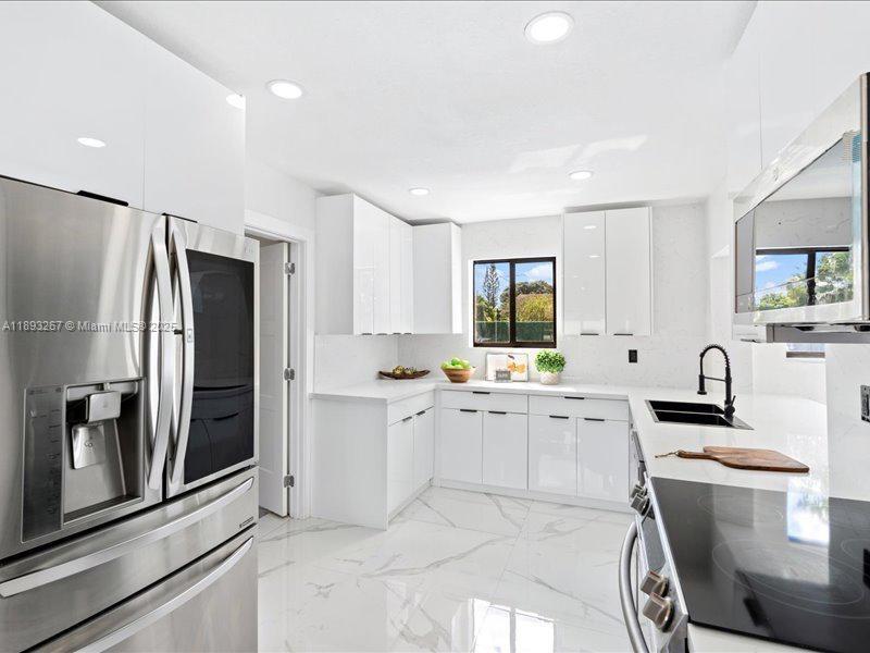 230 NE 175th Ter, North Miami Beach, Floride 33162, États-Unis