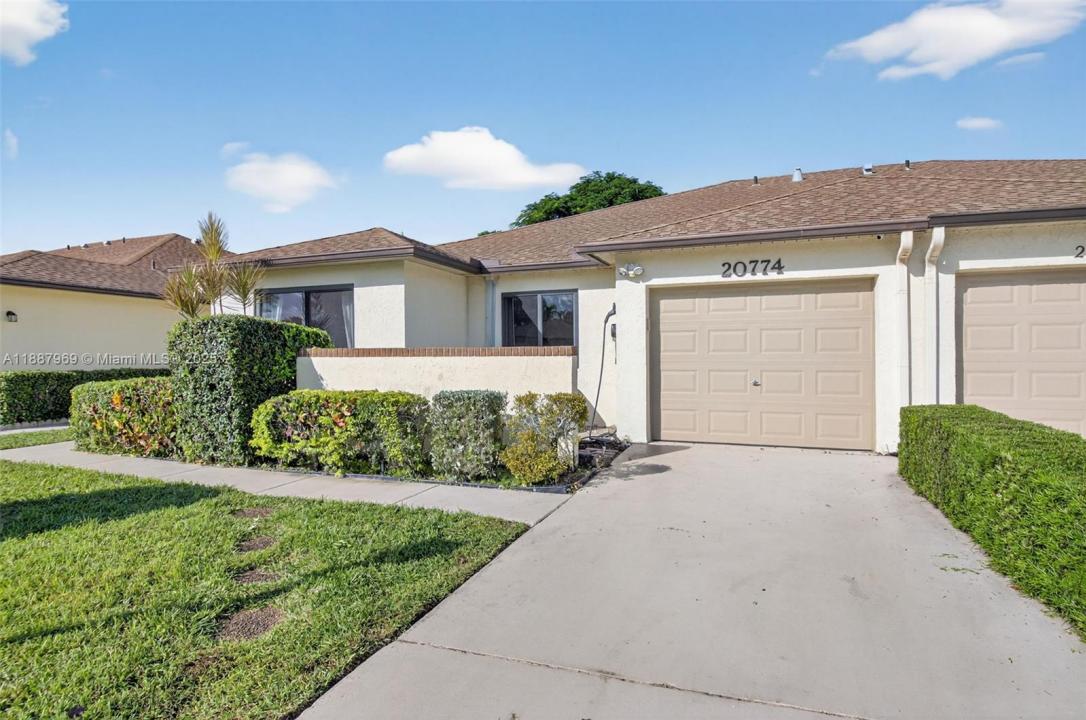 20774 Concord Green Dr W, Boca Raton, Florida 33433