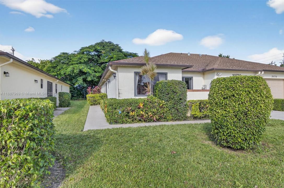 20774 Concord Green Dr W, Boca Raton, Florida 33433