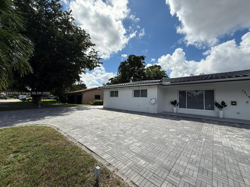 19150 S Saint Andrews Dr, Hialeah, Floride 33015, États-Unis