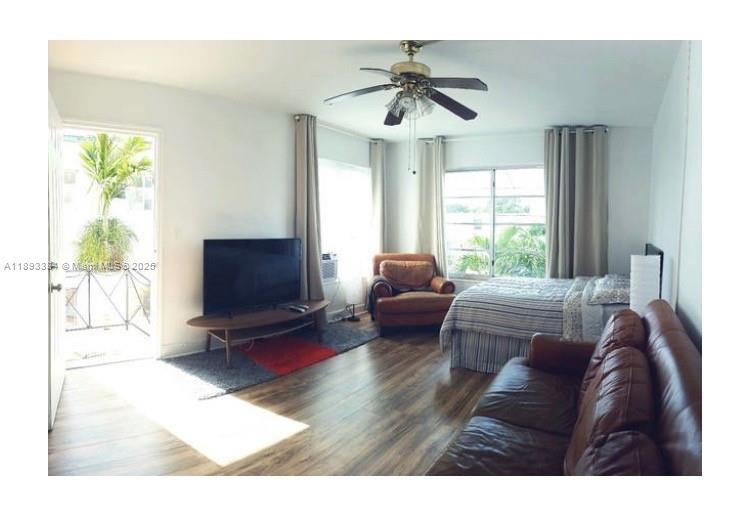 7333 Byron Ave 7335, Miami Beach, Floride 33141, États-Unis