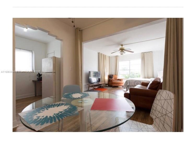 7333 Byron Ave 7335, Miami Beach, Floride 33141, États-Unis