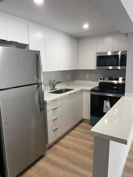 7820 NE Bayshore Ct 211, Miami, Флорида 33138, Соединенные Штаты