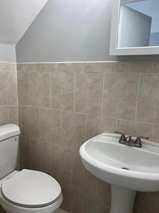 7820 NE Bayshore Ct 211, Miami, Флорида 33138, Соединенные Штаты