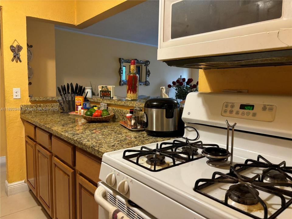 1350 W 53rd St 24, Hialeah, Floride 33012, États-Unis