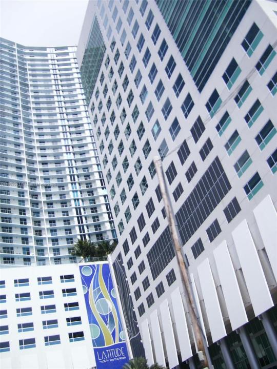 175 SW 7th St 1806/1807, Miami, Flórida 33130, Estados Unidos