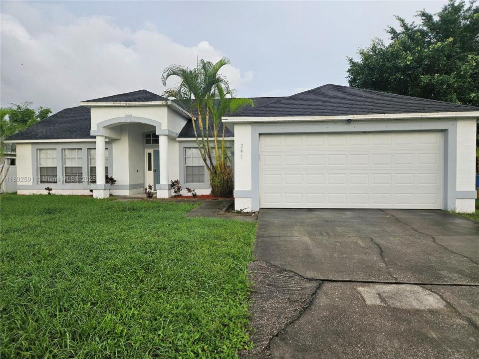 241 NE Biltmore Ave, Palm Bay, 佛罗里达州 32907, 美国