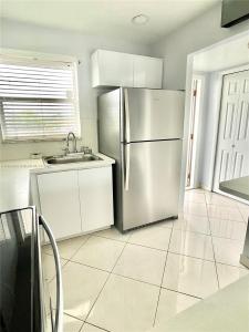 8280 Sunrise Lakes Blvd 307, Sunrise, Florida 33322, USA