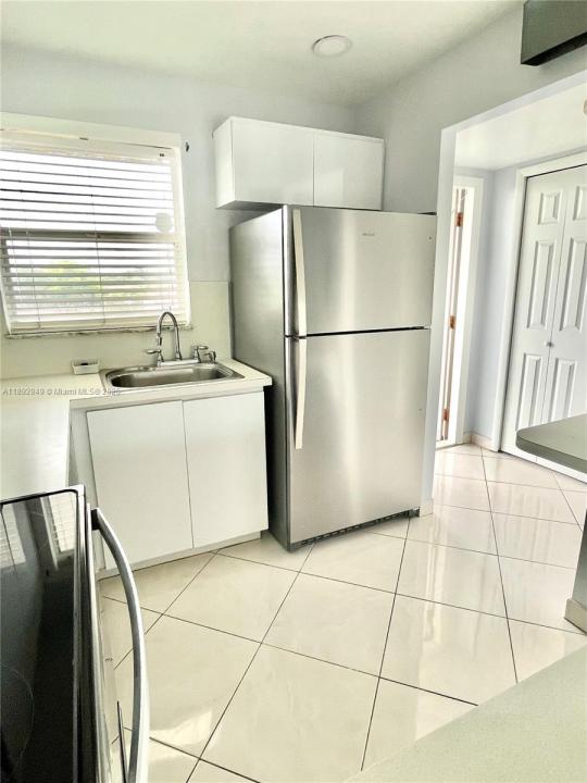 8280 Sunrise Lakes Blvd 307, Sunrise, Floryda 33322, USA