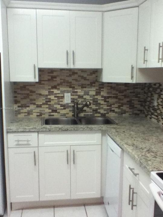 4920 NW 79th Ave 307, Doral, Flórida 33166, Estados Unidos