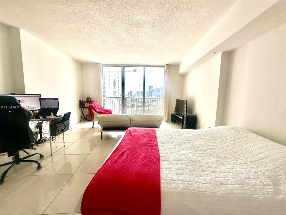 1750 N Bayshore Dr 2808, Miami, פלורידה 33132, ארצות הברית של אמריקה