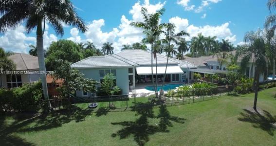 2493 Poinciana Dr, Weston, Florida 33327, Estados Unidos