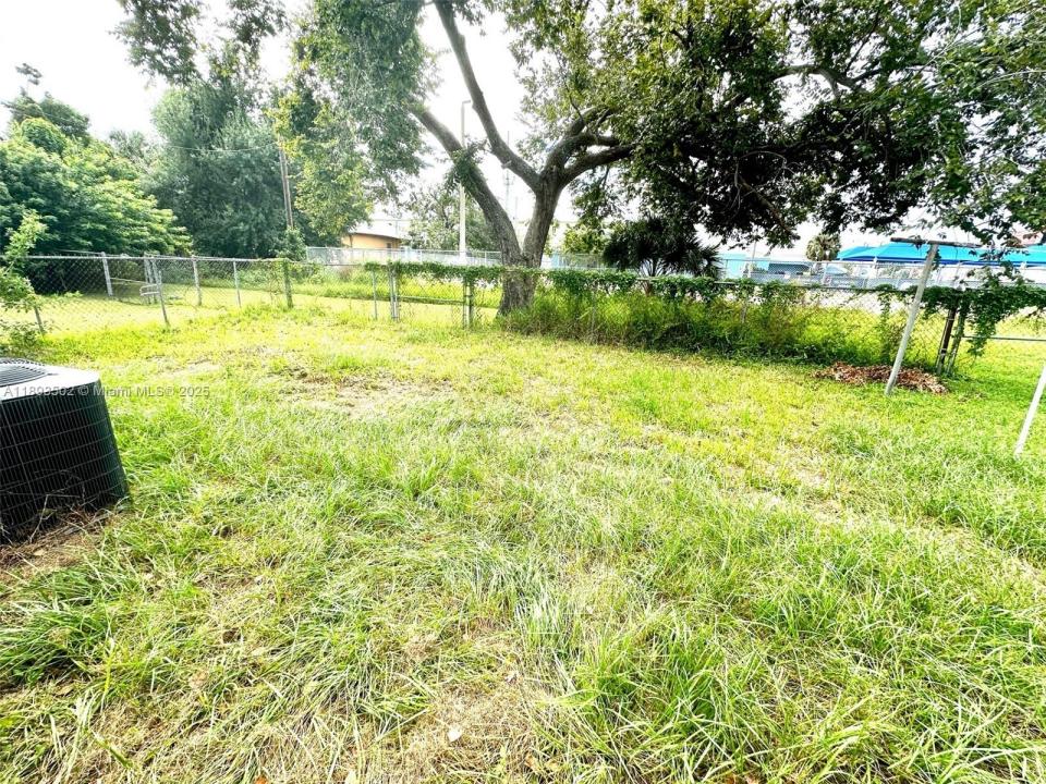 1724 CHESTNUT ST A, Tampa, Florida 33607