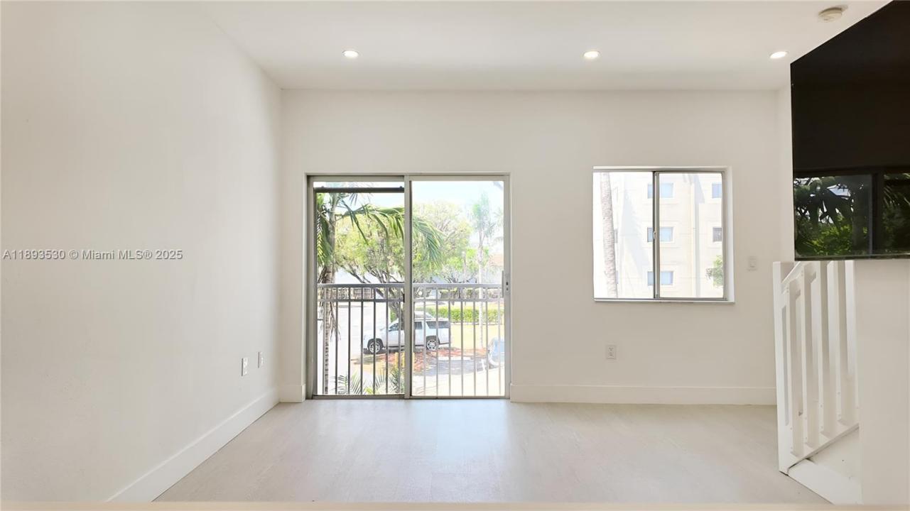 7985 NW 8th St 109A, Miami, Florida 33126
