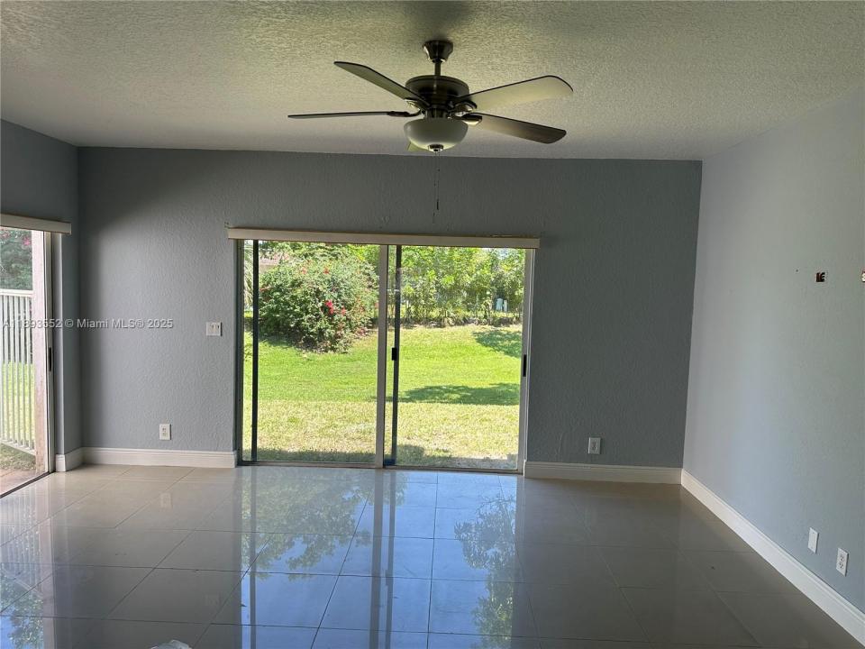 7653 Tamarac Island Cir, Tamarac, Flórida 33321, Estados Unidos