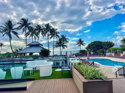 5225 Collins Ave 517, Miami Beach, Florida 33140, USA