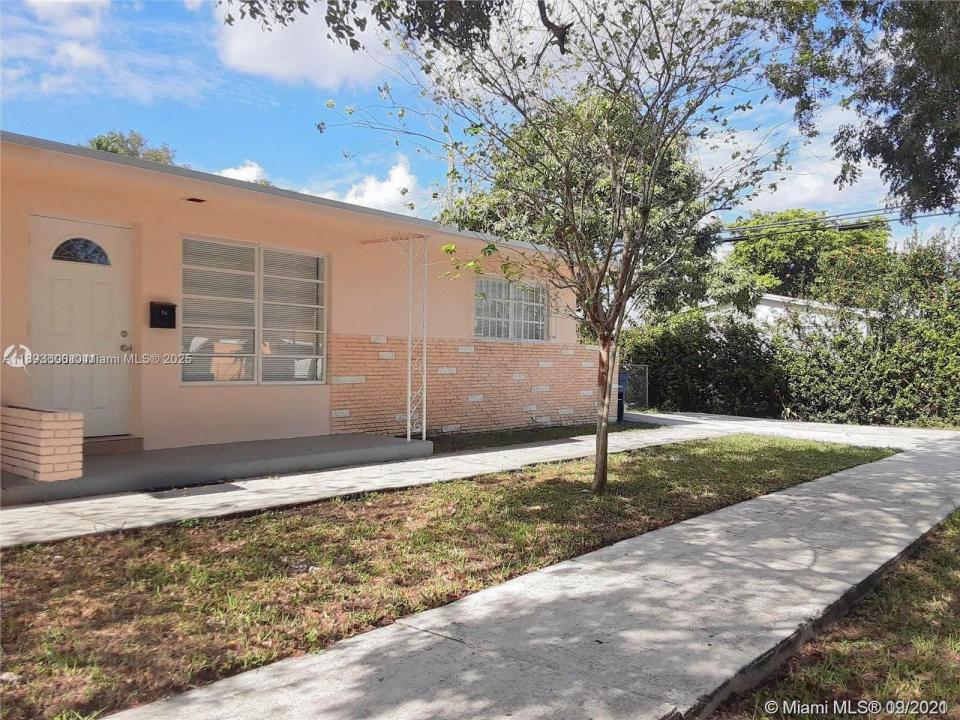 412 SW 10 St, Hallandale Beach, Floride 33009, États-Unis