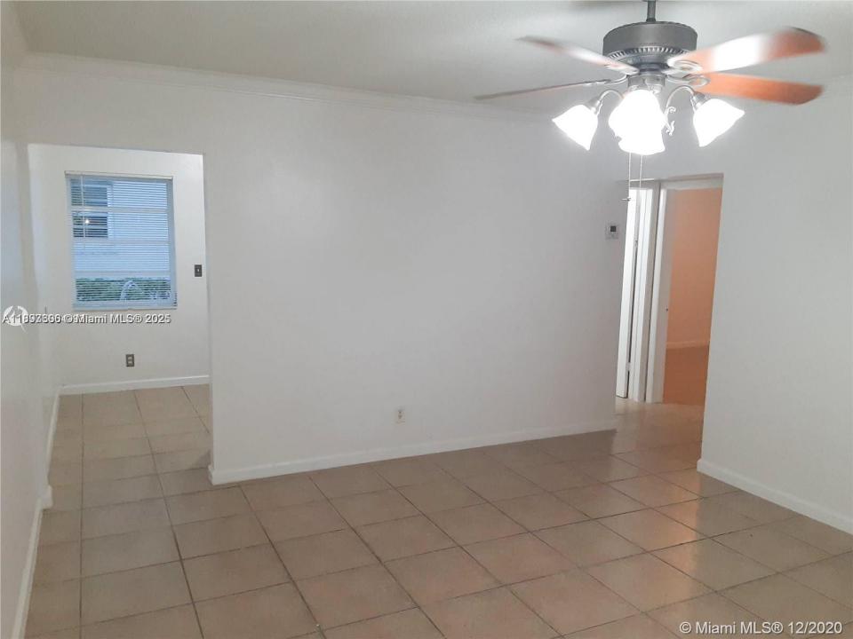 412 SW 10 St, Hallandale Beach, Floride 33009, États-Unis
