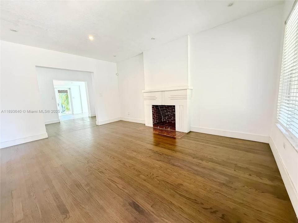 1500 SW 18th St, Miami, Florida 33145