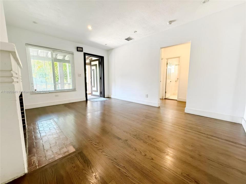 1500 SW 18th St, Miami, Florida 33145
