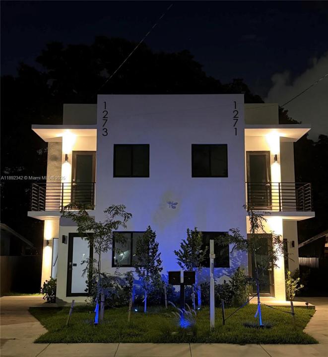 1271 NW 38th St, Miami, Флорида 33142, Соединенные Штаты