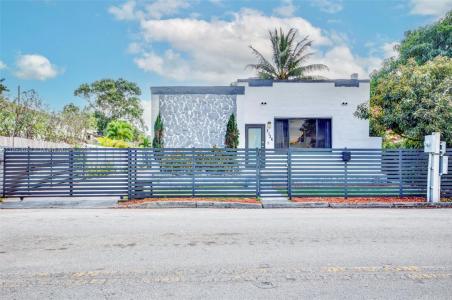 2126 NW 3rd St, Miami, Florida 33125, USA