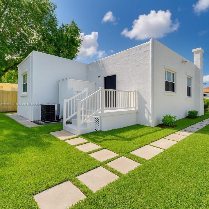 1845 NW 55th St, Miami, Florida 33142