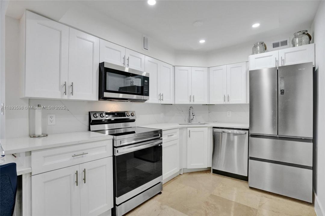 5225 Collins Ave 1411, Miami Beach, Флорида 33140, Соединенные Штаты