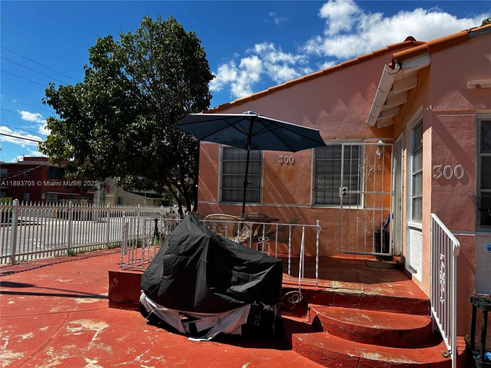 300 NW 13th Ave, Miami, פלורידה 33125, ארצות הברית של אמריקה