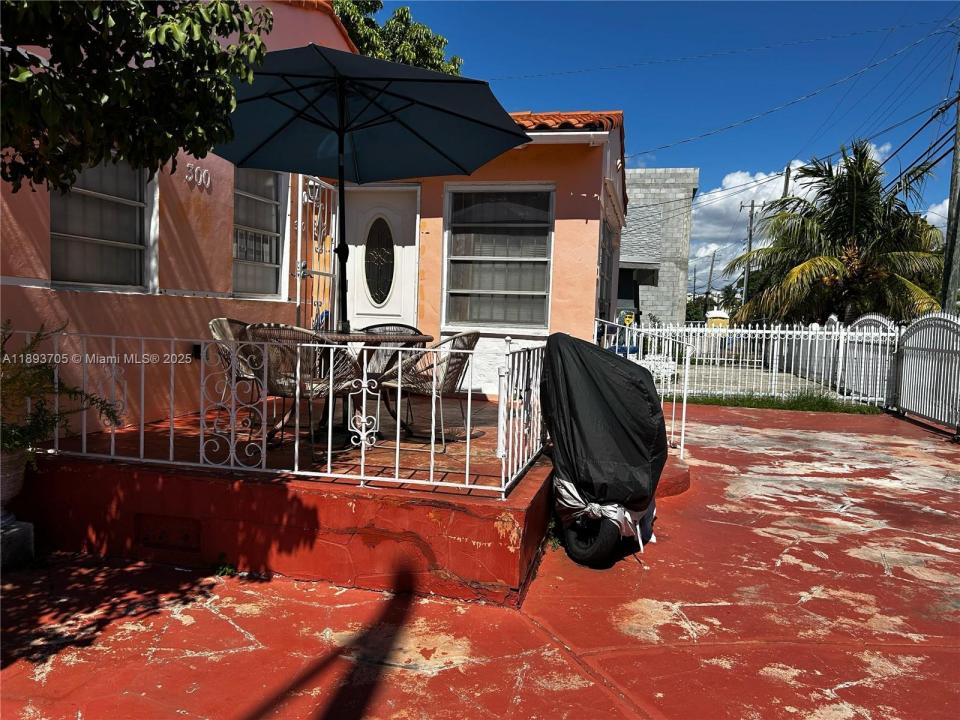 300 NW 13th Ave, Miami, פלורידה 33125, ארצות הברית של אמריקה