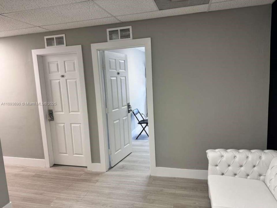 5245 NW 36th St 230, Miami Springs, Floryda 33166, USA