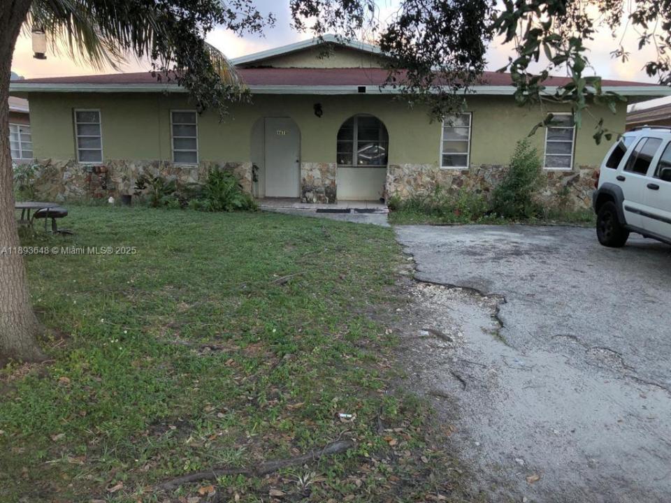4610 SW 43rd Ter, Dania Beach, Florida 33314, Estados Unidos