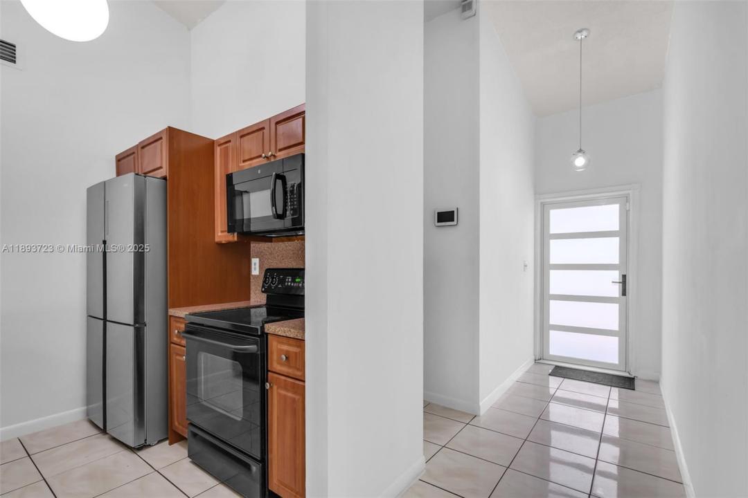 6713 NW 188th Ter 6713, Hialeah, Флорида 33015, Соединенные Штаты