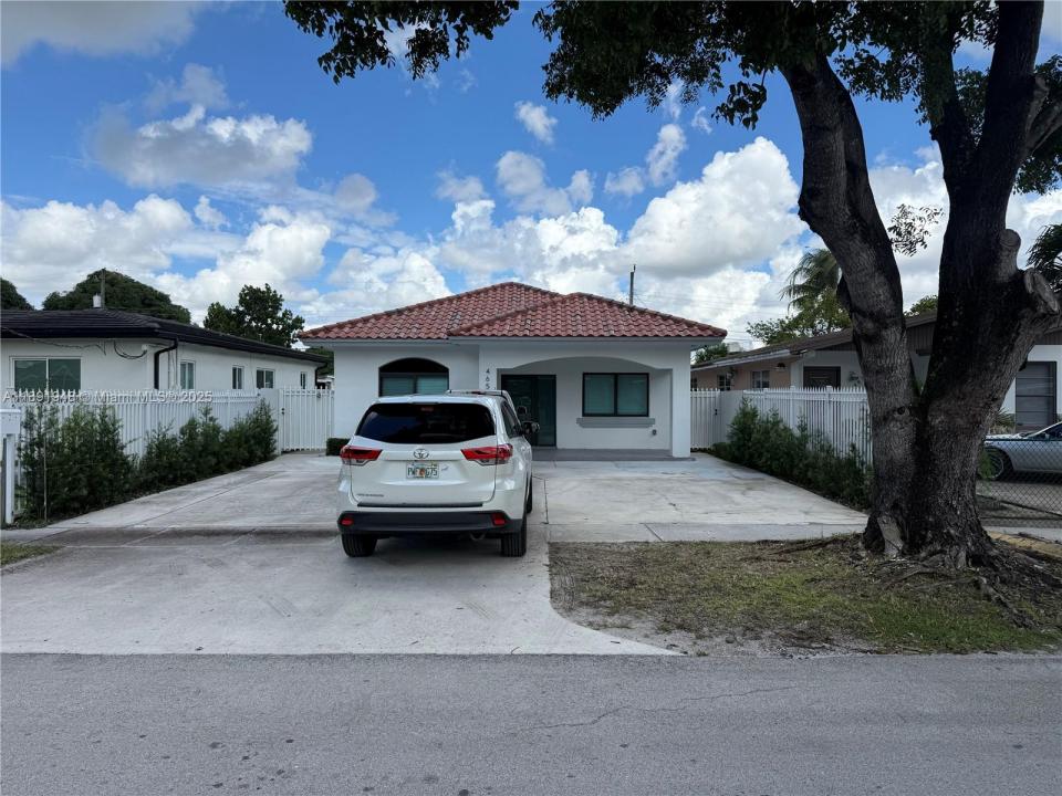 465 E 58th St 2, Hialeah, Flórida 33013, Estados Unidos