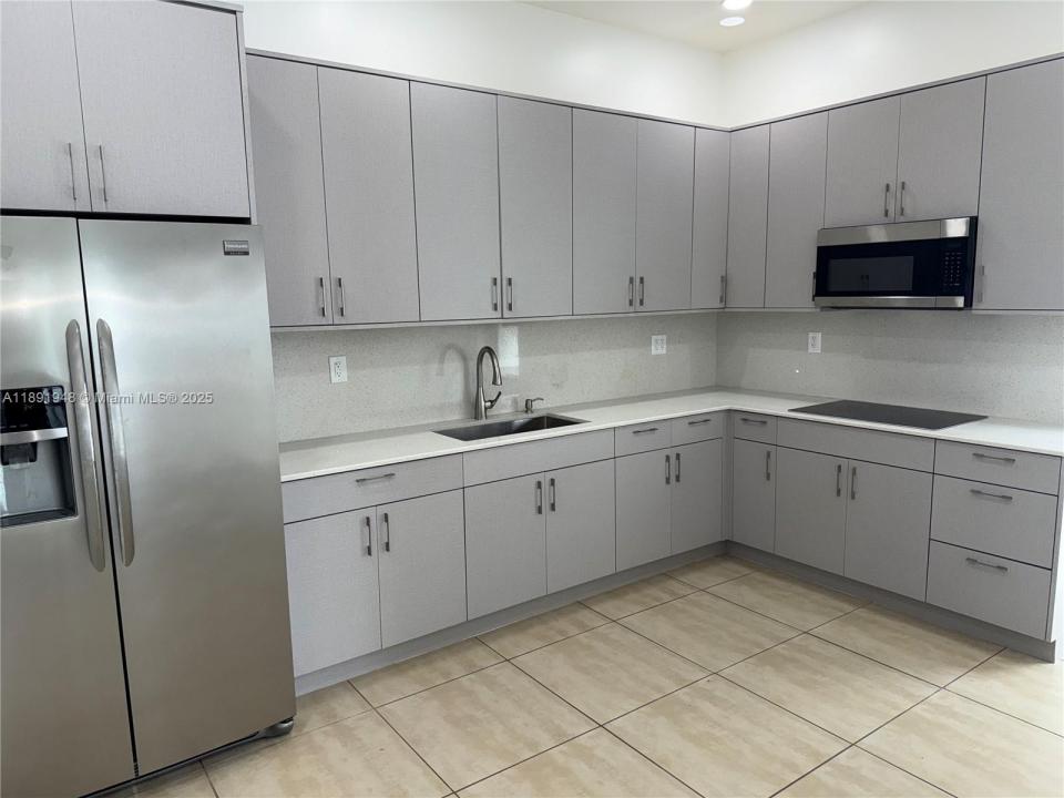 465 E 58th St 2, Hialeah, Flórida 33013, Estados Unidos
