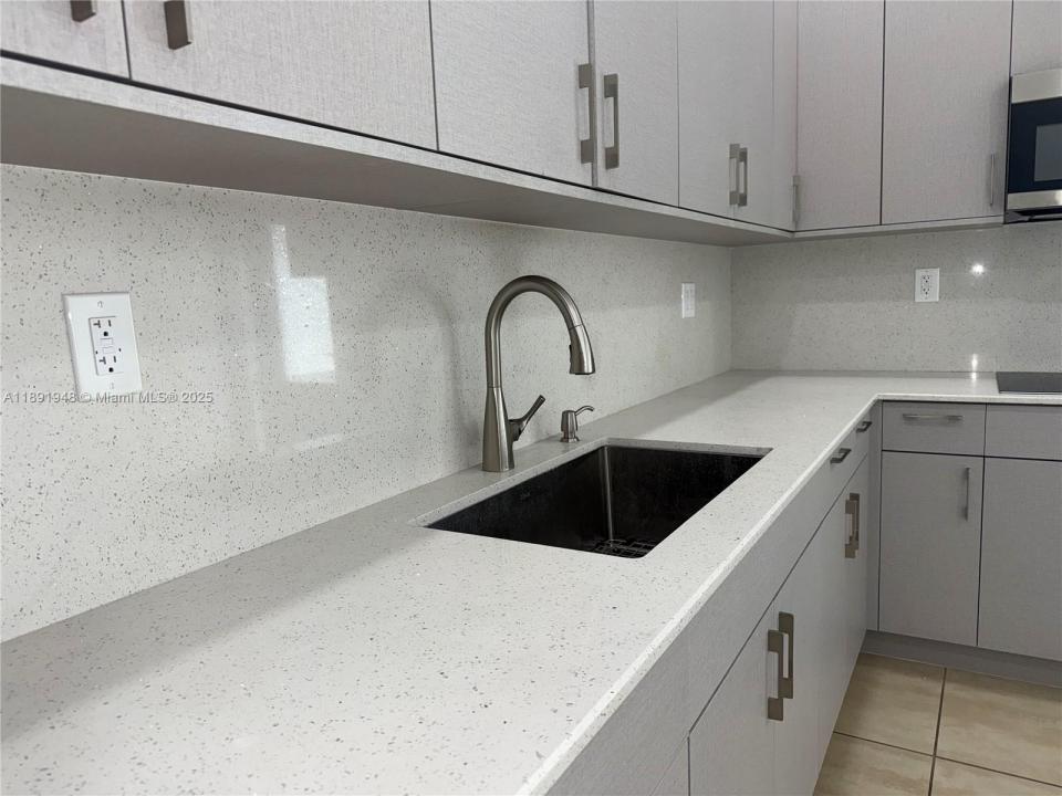 465 E 58th St 2, Hialeah, Flórida 33013, Estados Unidos