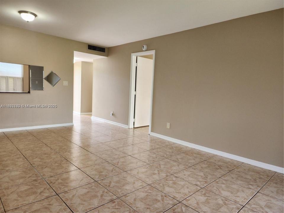 6020 NW 64th Ave 307, Tamarac, Florida 33319, HOA KỲ