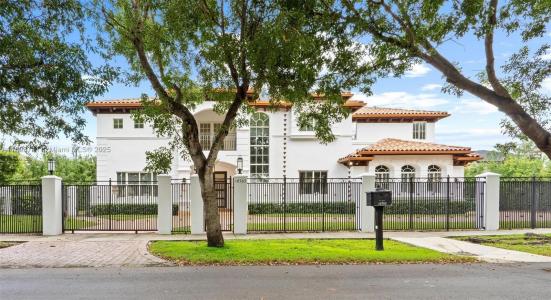 16763 NW 77th Path, Miami Lakes, Florida 33016