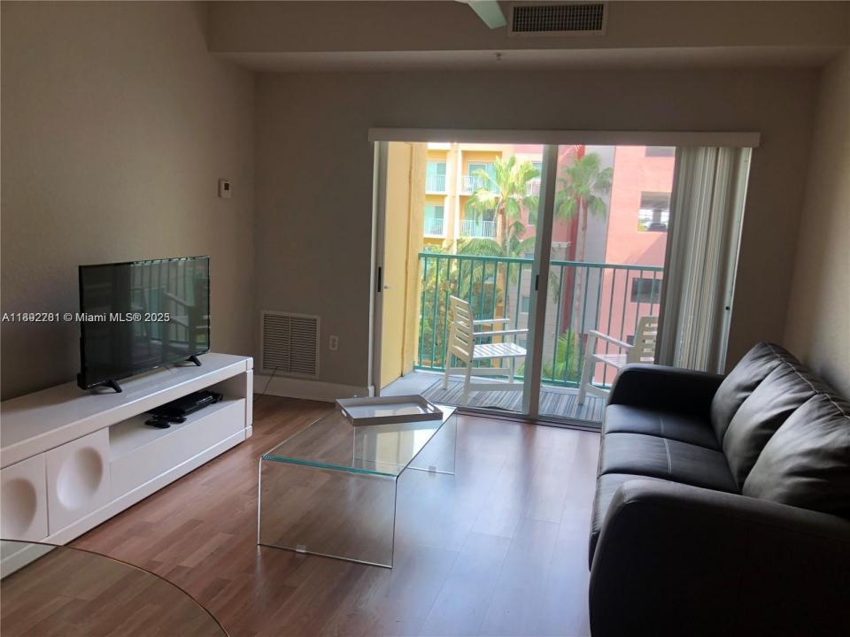 6001 SW 70th St 528, South Miami, Florida 33143, Amerika Birleşik Devletleri
