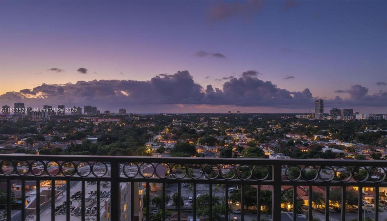 3232 SW 22nd Ter 1703, Miami, פלורידה 33145, ארצות הברית של אמריקה