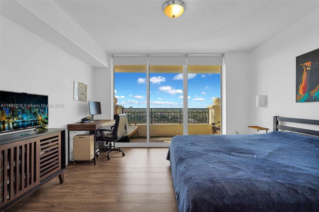 3232 SW 22nd Ter 1703, Miami, פלורידה 33145, ארצות הברית של אמריקה