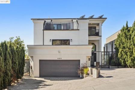 Hiller Dr, Oakland, Kaliforniya 94618, Amerika Birleşik Devletleri