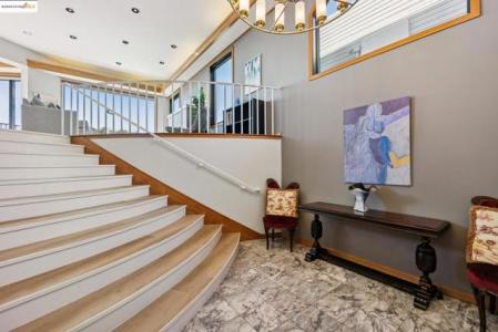 Hiller Dr, Oakland, Kaliforniya 94618, Amerika Birleşik Devletleri
