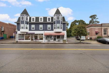 37 Main Street, East Greenwich, RI 02818, USA