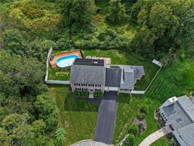 105 Amy Drive, Cranston, Rhode Island 02921, USA