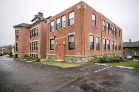 32 Carey Street 1D, Newport, RI 02840, USA